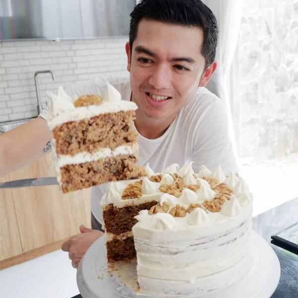 Multitalent, 10 Pesona Nicky Tirta Saat Jadi Chef yang Bikin Deg-degan