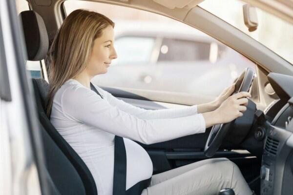5 Tips Berkendara Mobil Bagi Perempuan Hamil