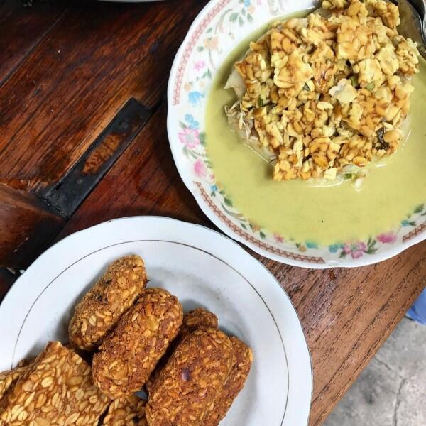 7 Warung Orem Orem Tempe Paling Enak di Malang, Siap Goyang Lidah!