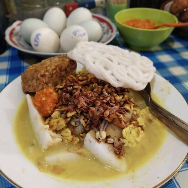 7 Warung Orem Orem Tempe Paling Enak di Malang, Siap Goyang Lidah!