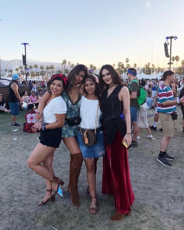 10 Gaya Hipster Luna Maya Hadiri Coachella, Seru Bareng Sahabat!