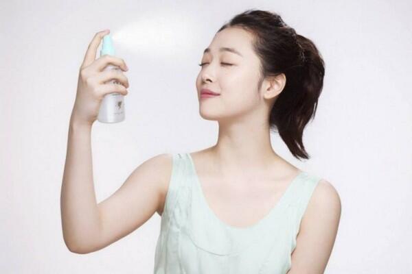 5 DIY Face Mist Alami Ini Bikin Wajahmu Segar Lagi