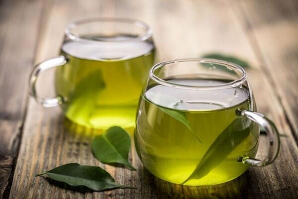 5 DIY Face Mist Alami Ini Bikin Wajahmu Segar Lagi