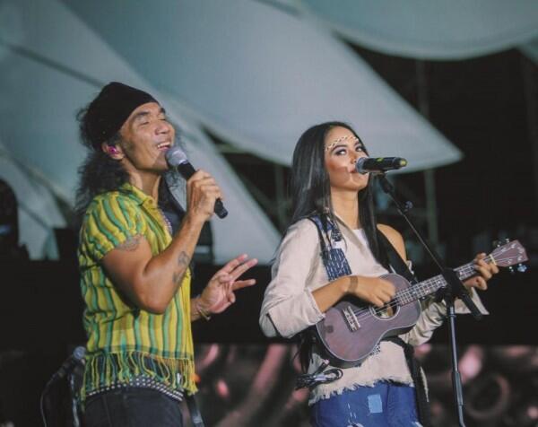 10 Pancaran Pesona Aurelie Moeremans, Kekasih Ello yang Jago Nyanyi