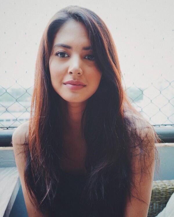 10 Pancaran Pesona Aurelie Moeremans, Kekasih Ello yang Jago Nyanyi