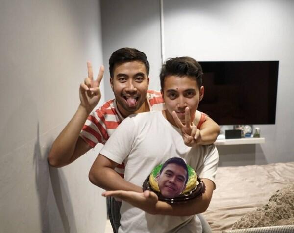 10 Potret Vadie Akbar, Adik Vidi Aldiano yang Juga Jadi Penyanyi