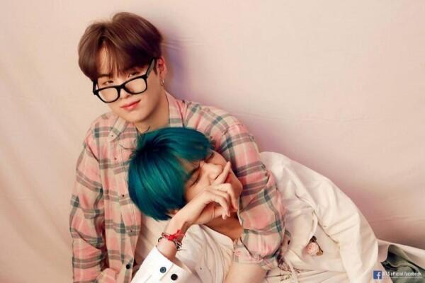 10 Pesona V BTS dengan Rambut Biru, Mirip Atta Halilintar?