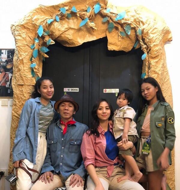 10 Potret Reny Almachzumi, Istri Bimbim Slank yang Jarang Terekspos!