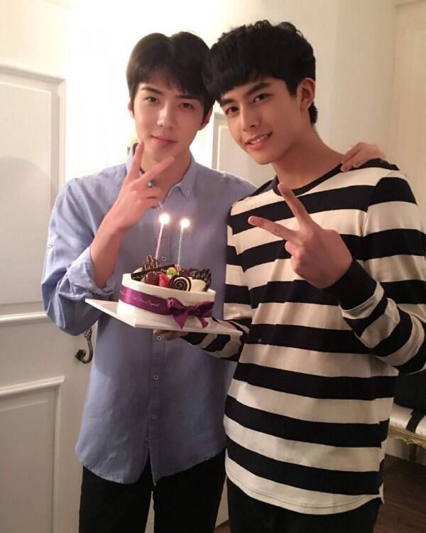 11 Potret Memesona Song Wei Long, Aktor China Sahabatnya Sehun EXO