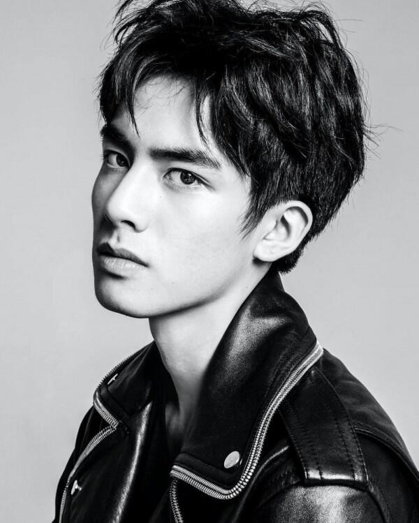 11 Potret Memesona Song Wei Long, Aktor China Sahabatnya Sehun EXO