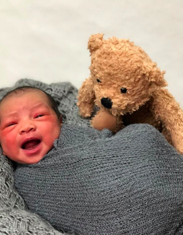 10 Potret Gemas Baby Rumi Putra Intan Nuraini, Fotogenik Banget!