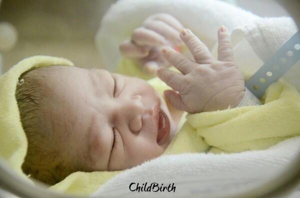 10 Potret Gemas Baby Rumi Putra Intan Nuraini, Fotogenik Banget!