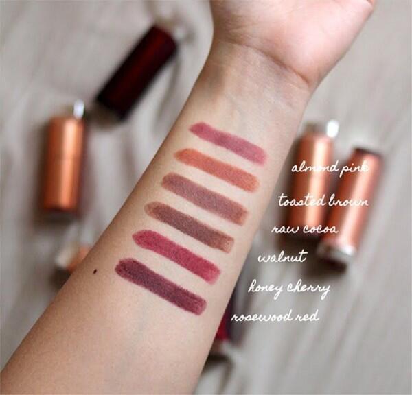 6 Rekomendasi Lipstik Warna Pucat Buat Gaya Ombre