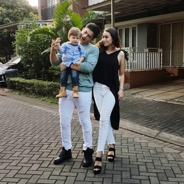 Jahat di Sinetron Cinta Suci, 10 Potret Kevin Kambey yang Kebapakan