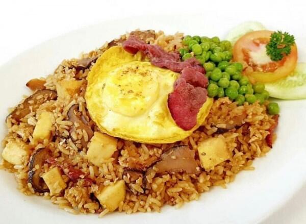 Aneh Tapi Enak, 5 Nasi Goreng Ini Terbuat dari Buah-buahan