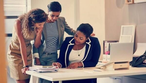 6 Kalimat yang Tidak Boleh Dikatakan ke Working Mom, Bikin Hati Sakit!
