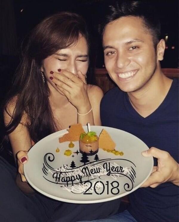 Jarang Disorot, Ini 10 Potret Manis Louise Anastasya dan Suami