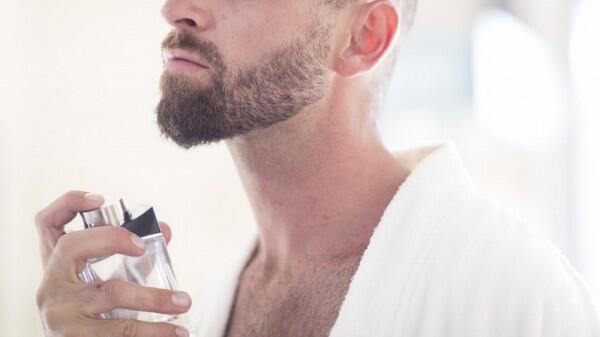 10 Cara Pakai Parfum yang Benar dan Efektif, Jangan Asal Semprot!