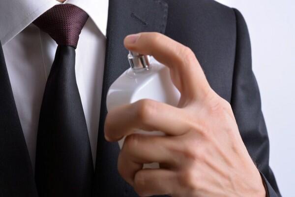 10 Cara Pakai Parfum yang Benar dan Efektif, Jangan Asal Semprot!