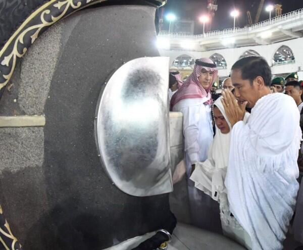 Jalani Ibadah Umrah, Jokowi Masuk ke dalam Kakbah