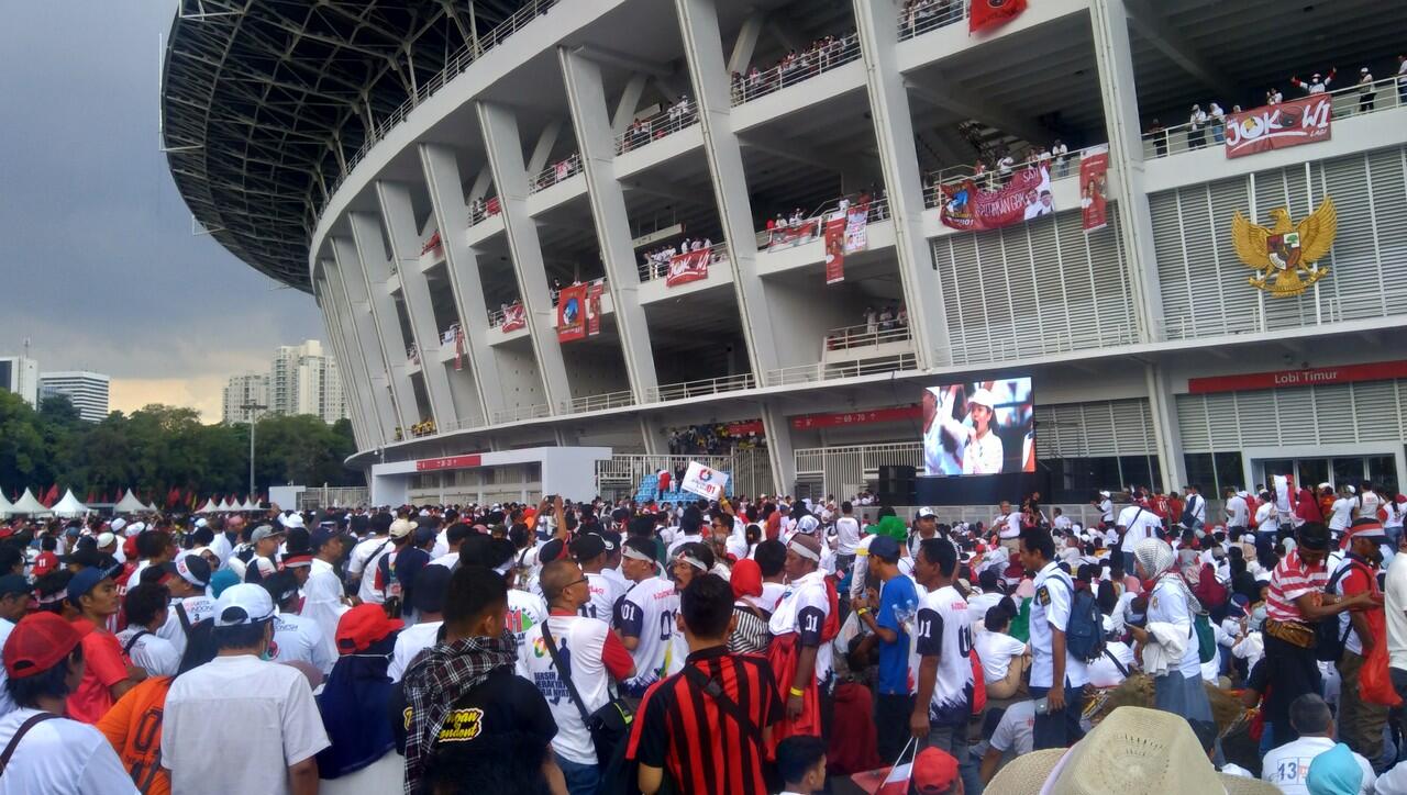 Pengalaman Pertama Kali ke GBK bukan untuk Nonton Bola, Tapi Ikut Kampanye Akbar!