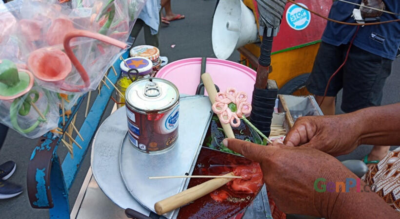 Zamannya Generasi Milenial, Permen Gulali Tetap Eksis