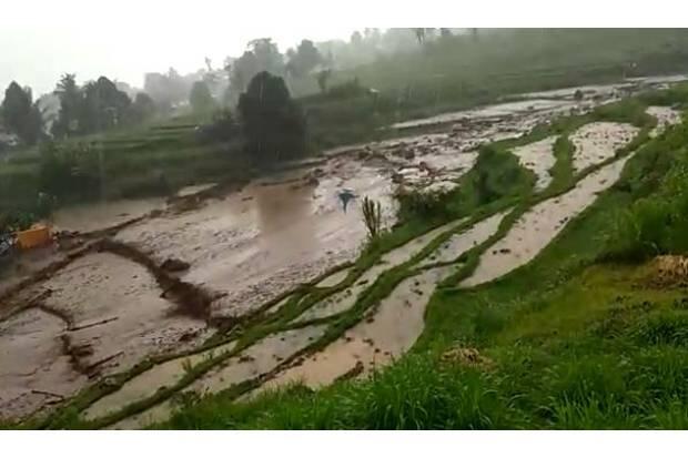 Banjir Bandang Terjang 3 Kecamatan di Kabupaten Lima Puluh Kota