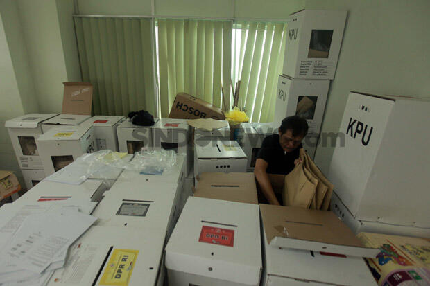 H-1 Pencoblosan, KPU Pastikan Kotak Suara Rusak di Ciseeng Sudah Diganti