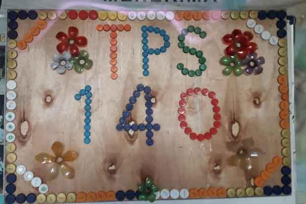 TPS 140 Semper Barat Dipercantik Hiasan Sampah Daur Ulang