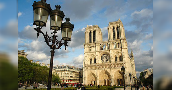 Kenali Arsitektur Gotik Terbaik di Paris, Katedral Notre Dame yang Terbakar!