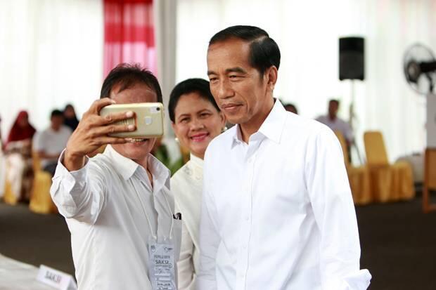 Pantau Quick Count, Jokowi dan Pendukung Kumpul di Djakarta Theater