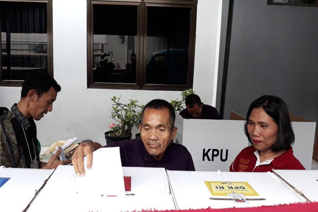 Orang Gangguan Jiwa saat Nyoblos: Tusuknya Nomor Apa Foto?