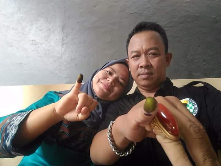 Mencoblos Dengan Buta 