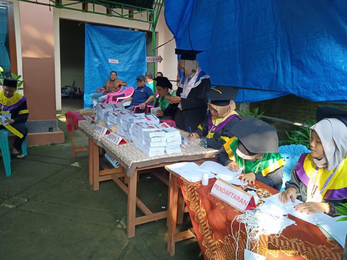 Sambil Nyoblos, Ikutan Lomba Fotografi Pemilu