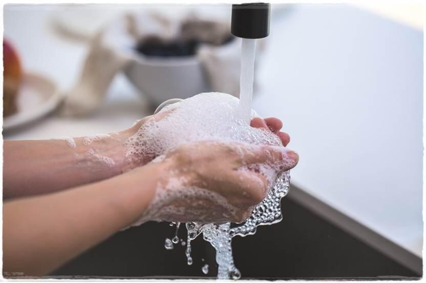 SLS dan Paraben Pada Kosmetik, Benarkah Berbahaya?