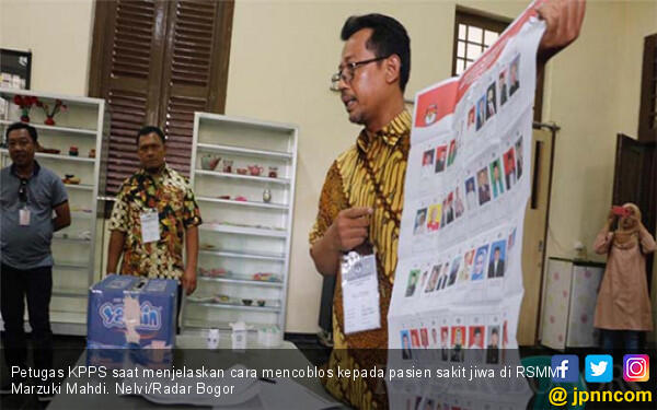 Pake Sandal Apa Pake Paku Nusuknya Pak?..