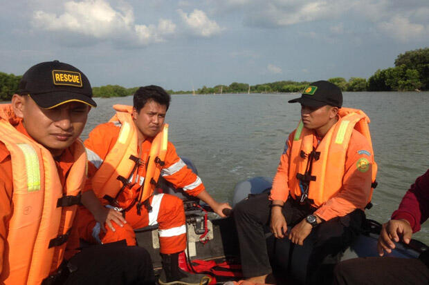 Asyik Bermain, Anak Pesisir Terseret Arus Sungai Srigogol Demak
