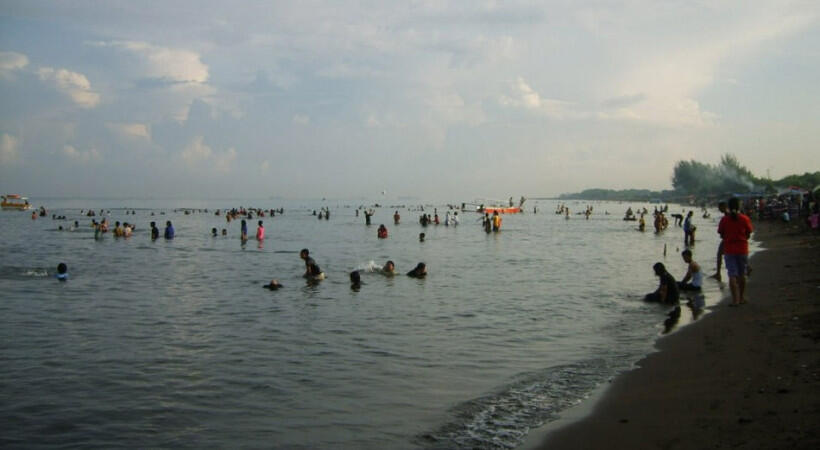 Long Weekend, Tanjung Bayang dan Tanjung Alang Padat Pengunjung