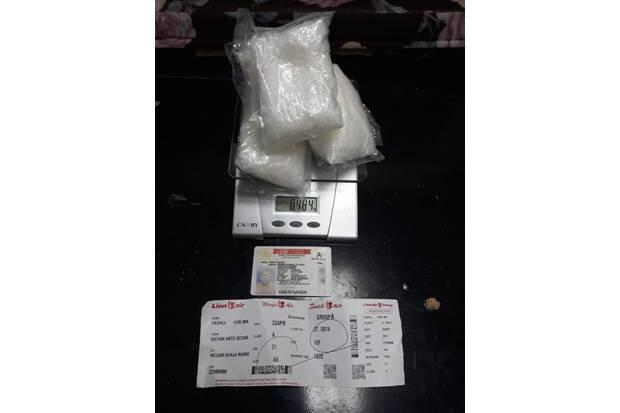 Bawa 484 Gram Sabu, Warga Kebon Pisang Ditangkap di Bandara Batam