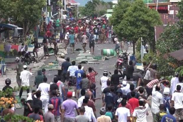 Tersinggung Ucapan Caleg, Tawuran Warga Pecah di Tidore