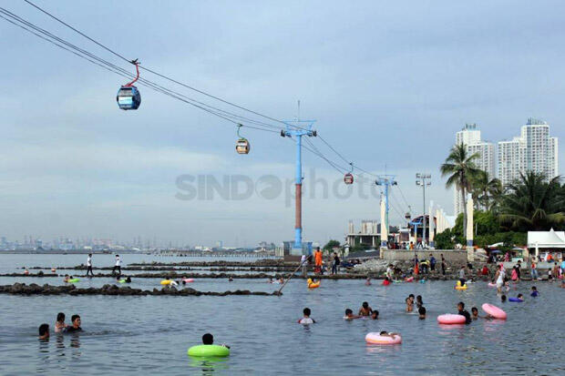 9.838 Orang Padati Taman Impian Jaya Ancol