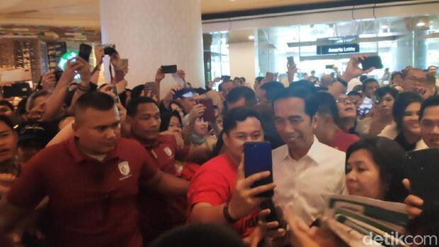 Isi Akhir Pekan, Jokowi Ajak Erick Thohir Makan Siang di Grand Indonesia