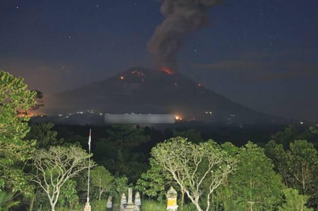 Gunung Agung Kembali Erupsi, Tinggi Kolom Abu Vulkanik 3.000 Meter