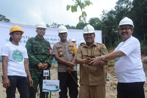 Peringati Hari Bumi, PLTA Batang Toru Tanam Tumbuhan Langka