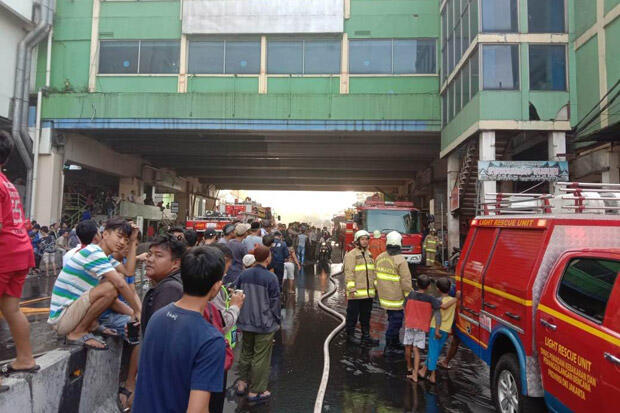 Lantai Tiga Pasar Tanah Abang Blok C Dilalap Si Jago Merah