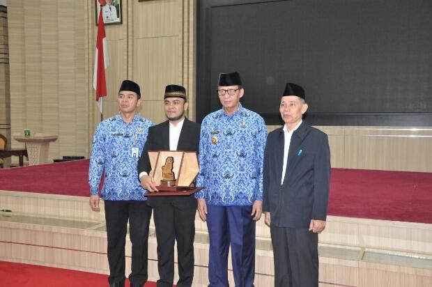 Gubernur Banten Beri 'Kadeudeuh' Juara II MTQ Internasional