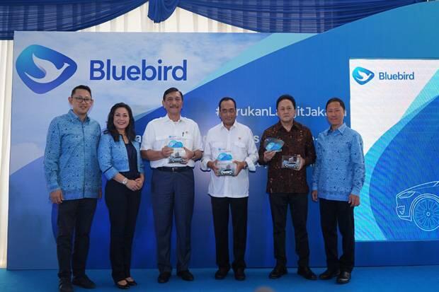 Pemerintah Mendukung Penggunaan Mobil Listrik untuk Transportasi Umum
