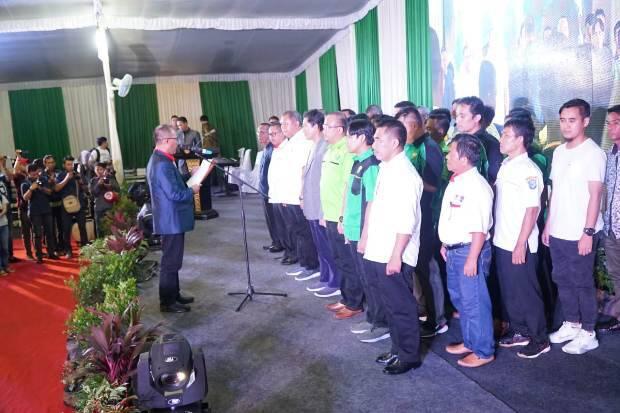 Apriyadi Lantik Pengurus PBSI 9 Kabupaten dan Kota