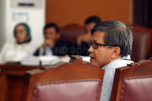 Rocky Gerung Anggap Kegaduhan Dunia Maya Sama dengan Dunia Nyata