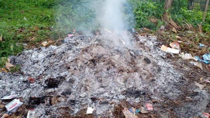 Caleg PDIP dan Anggota Panwascam Ditangkap Warga Setelah Bakar Kotak Suara